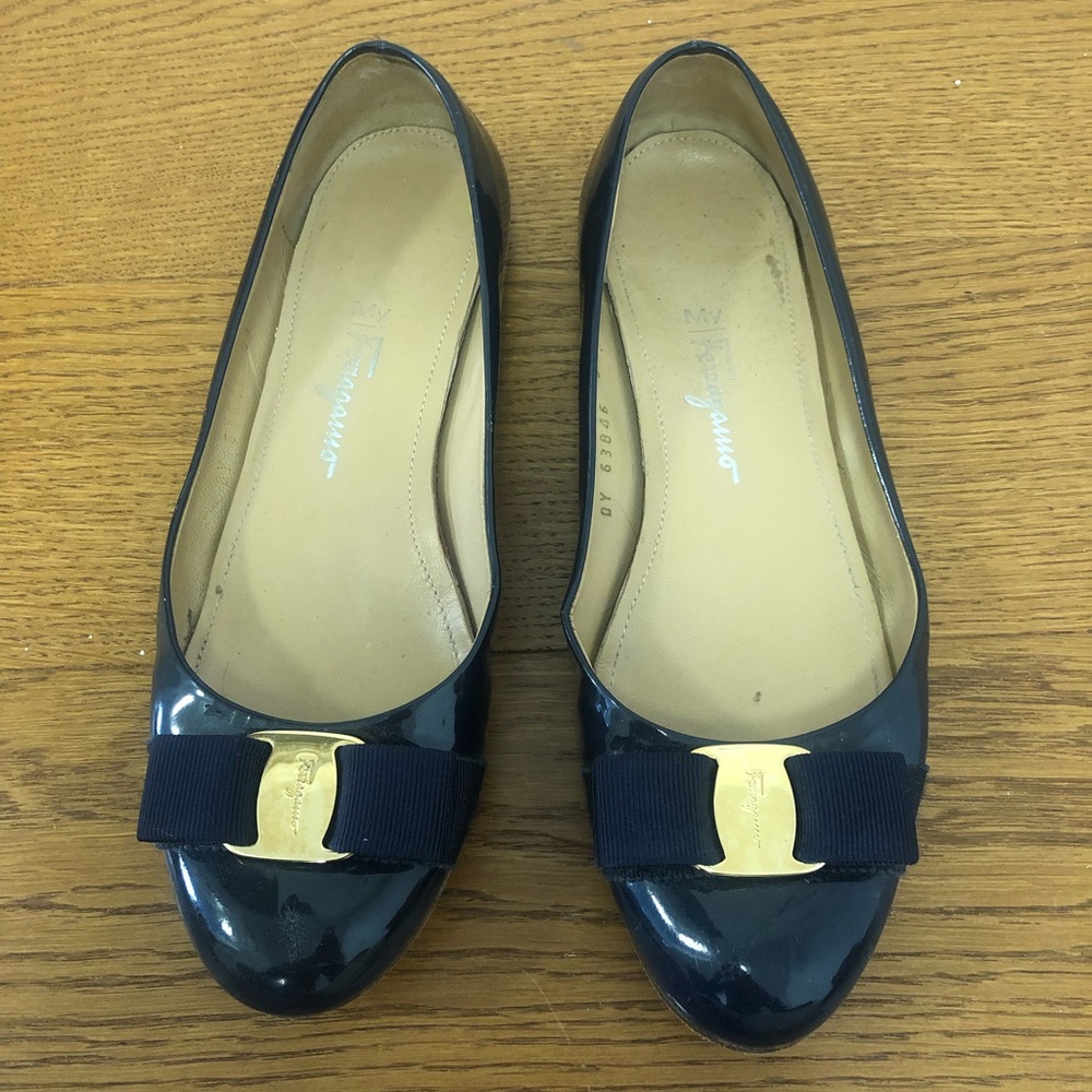 Salvatore Ferragamo Varina Navy Patent Flats